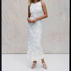 Realisation Par Carla White Dress